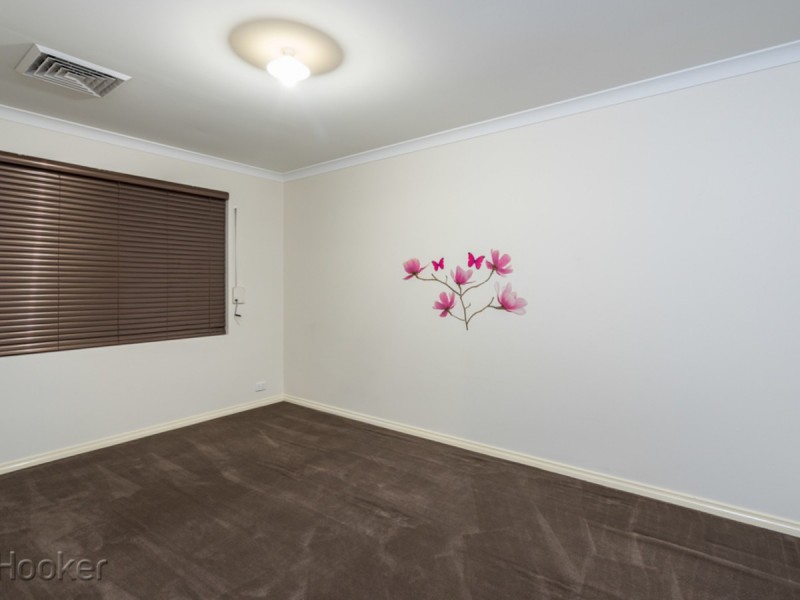 24 Lenihan Corner, Wattle Grove WA 6107