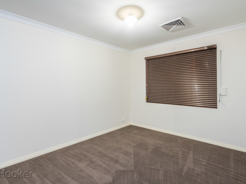 24 Lenihan Corner, Wattle Grove WA 6107