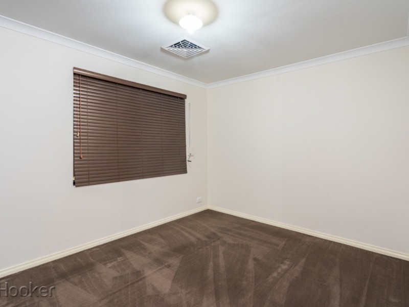 24 Lenihan Corner, Wattle Grove WA 6107