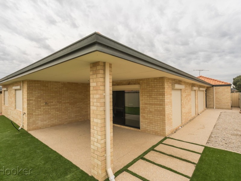 24 Lenihan Corner, Wattle Grove WA 6107