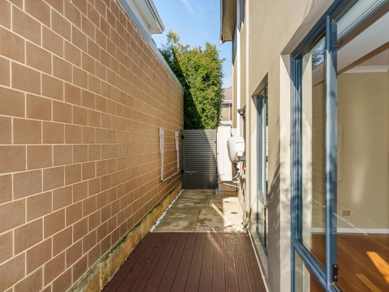 7 Plomarion Rise, Victoria Park WA 6100