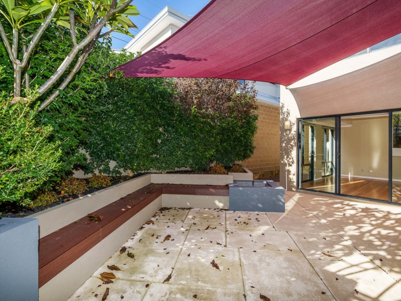 7 Plomarion Rise, Victoria Park WA 6100