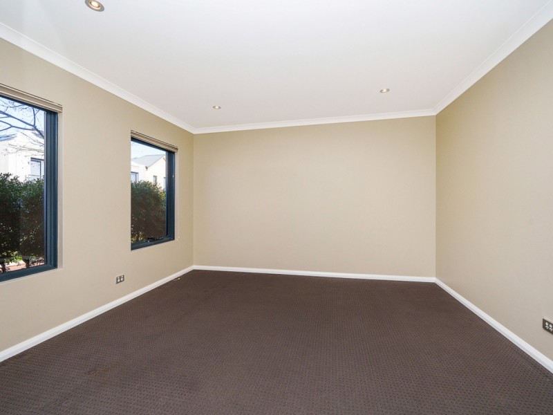 7 Plomarion Rise, Victoria Park WA 6100