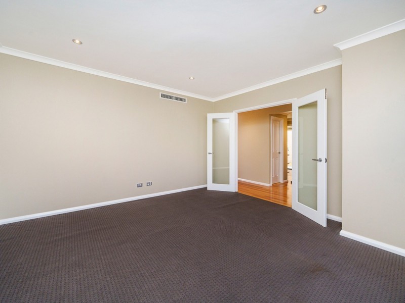 7 Plomarion Rise, Victoria Park WA 6100