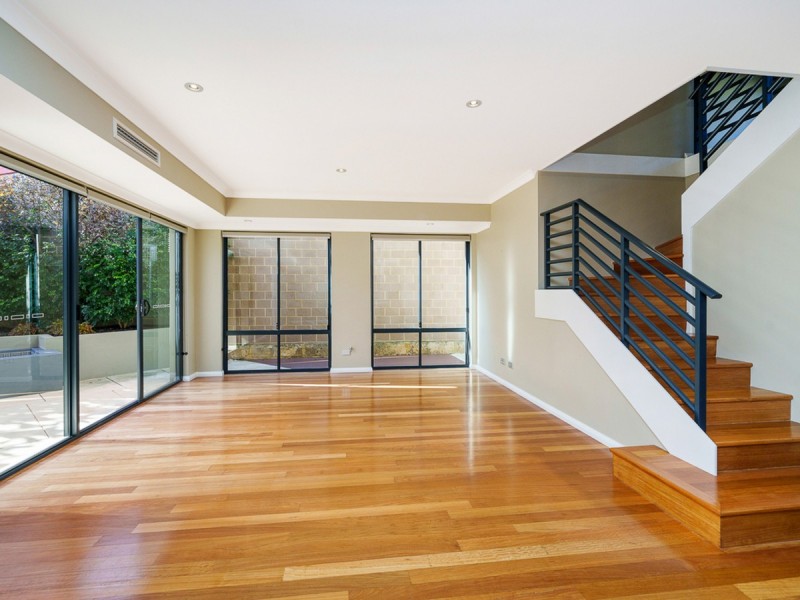 7 Plomarion Rise, Victoria Park WA 6100