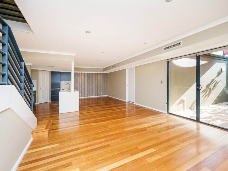 7 Plomarion Rise, Victoria Park WA 6100