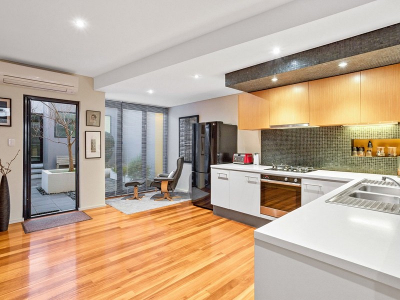 32 Henry Lawson Walk, East Perth WA 6004