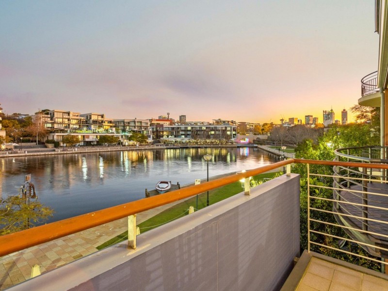 32 Henry Lawson Walk, East Perth WA 6004