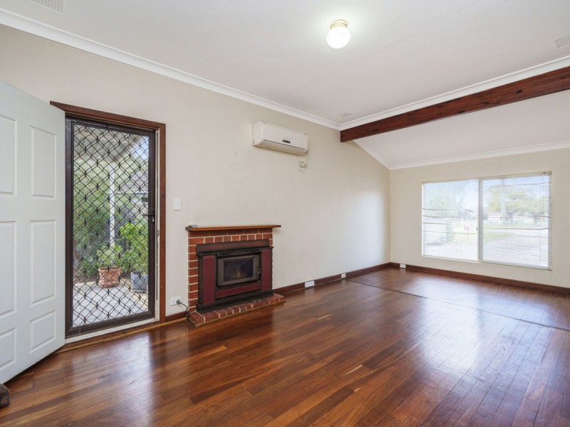 15 Wade Street, Embleton WA 6062
