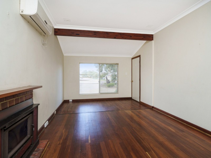 15 Wade Street, Embleton WA 6062