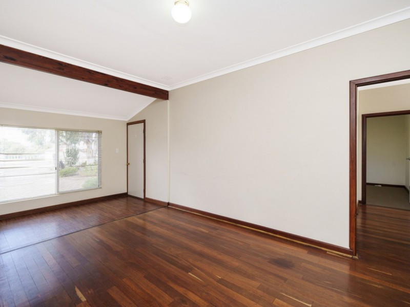 15 Wade Street, Embleton WA 6062