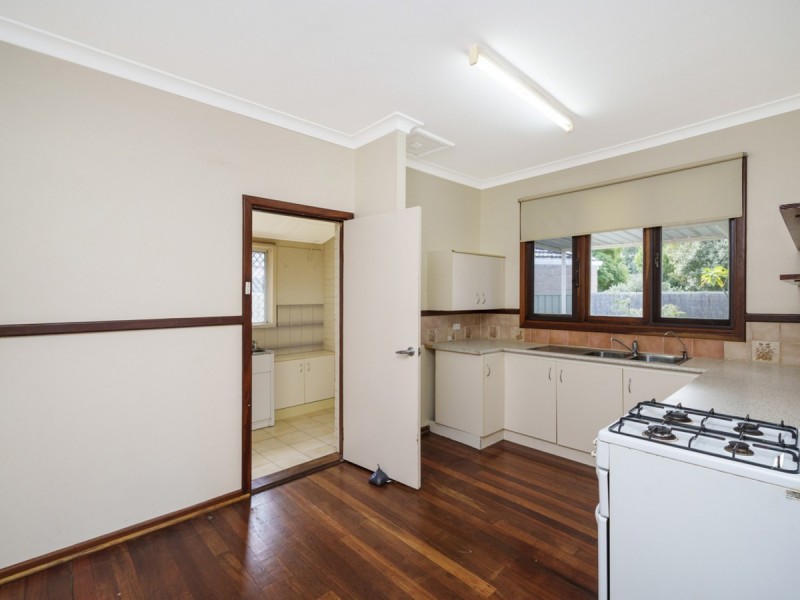 15 Wade Street, Embleton WA 6062