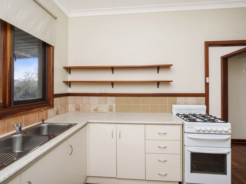 15 Wade Street, Embleton WA 6062