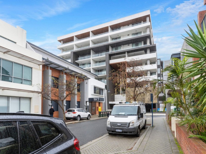 802/9 Tully Road, East Perth WA 6004