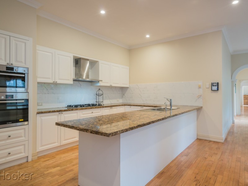 33 Reynolds Road, Applecross WA 6153