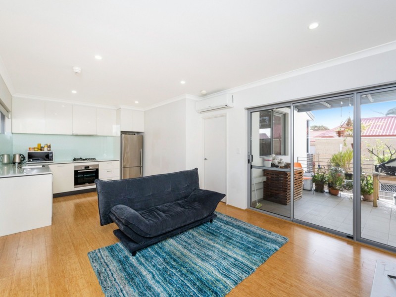 4/27 Pollard Street, Glendalough WA 6016