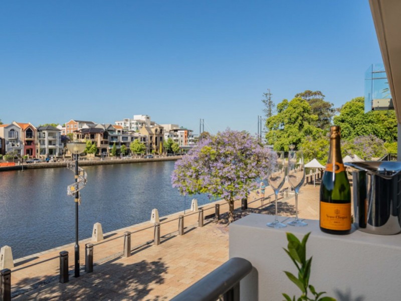 2/50 Royal Street, East Perth WA 6004