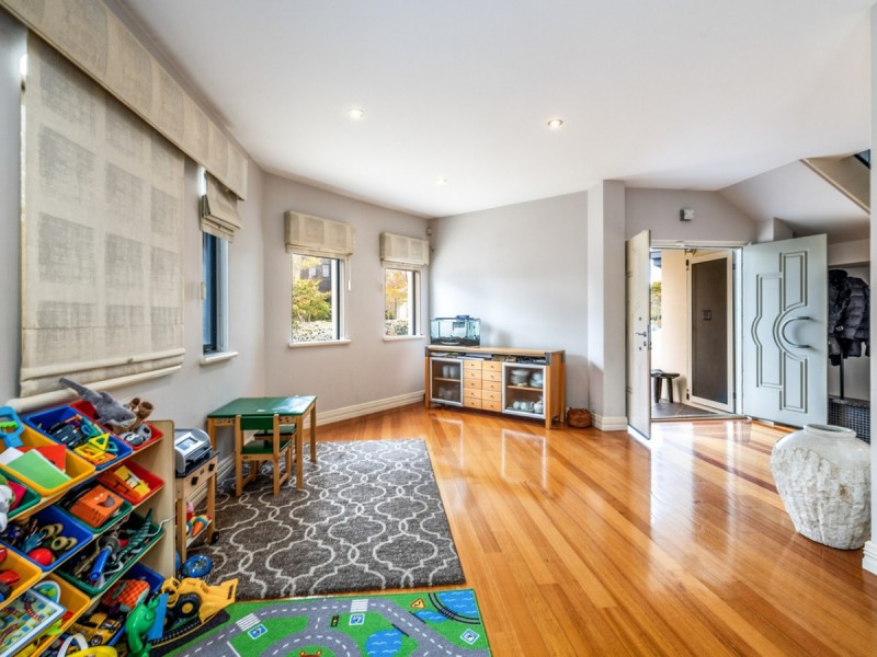 17 Old Belvidere Promenade, East Perth WA 6004