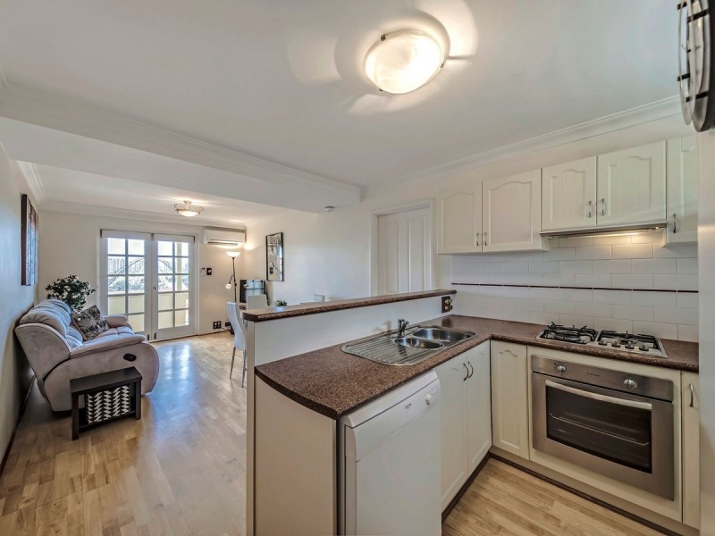 33/22 Nile Street, East Perth WA 6004