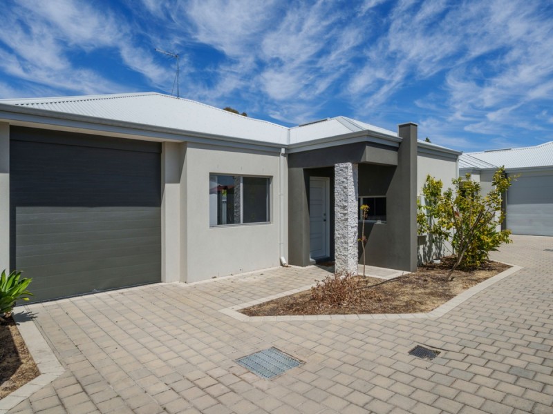 15A Redmond Road, Hamilton Hill WA 6163