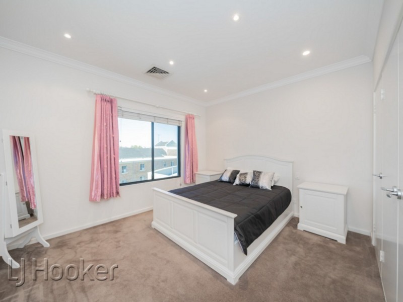 24/118 Royal Street, East Perth WA 6004