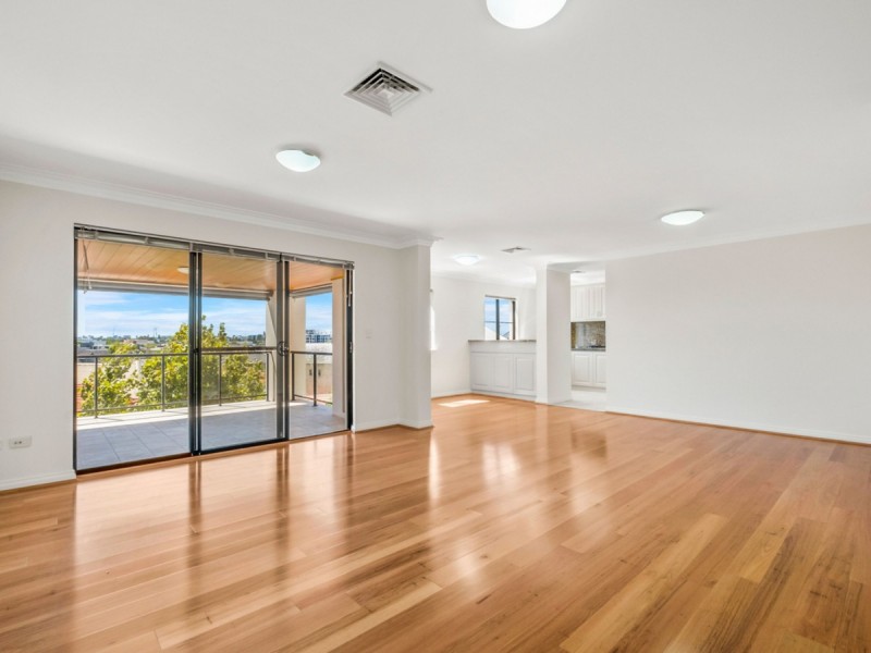 14/25 Haig Park Circle, East Perth WA 6004