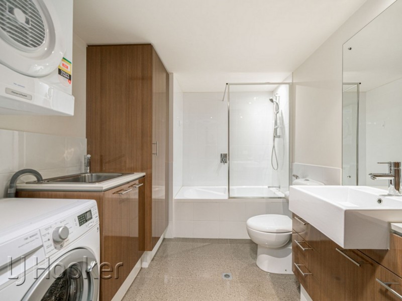 10/18 Plain Street, East Perth WA 6004