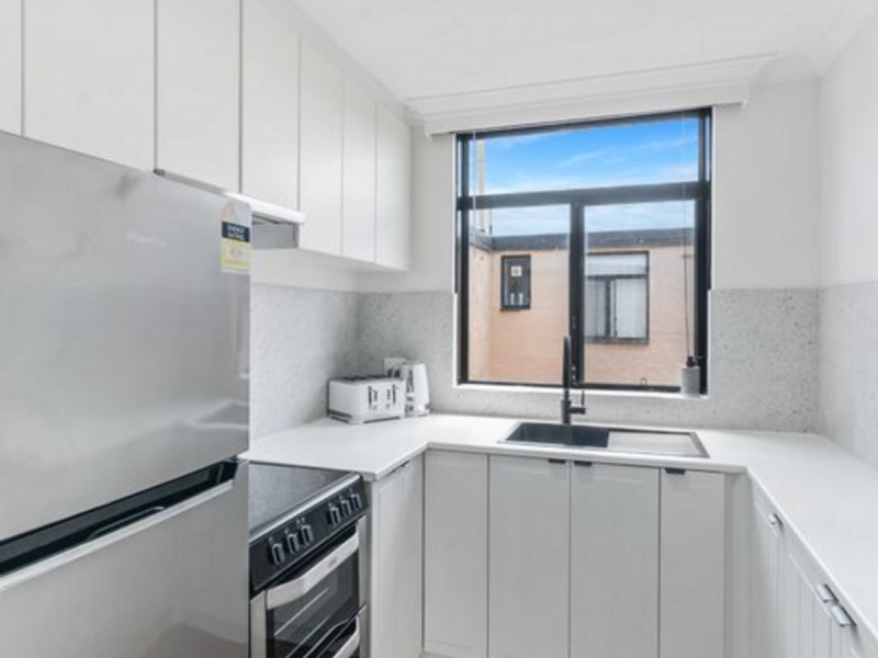 30B/62 Great Eastern Highway, Rivervale WA 6103