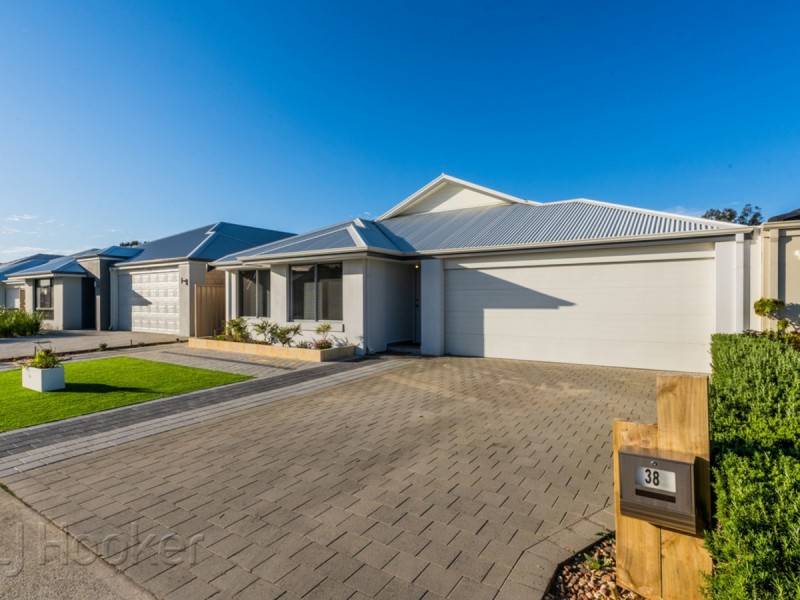 38 Cumbine Loop, Martin WA 6110