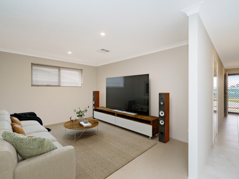 21 Karreen Way, South Guildford WA 6055