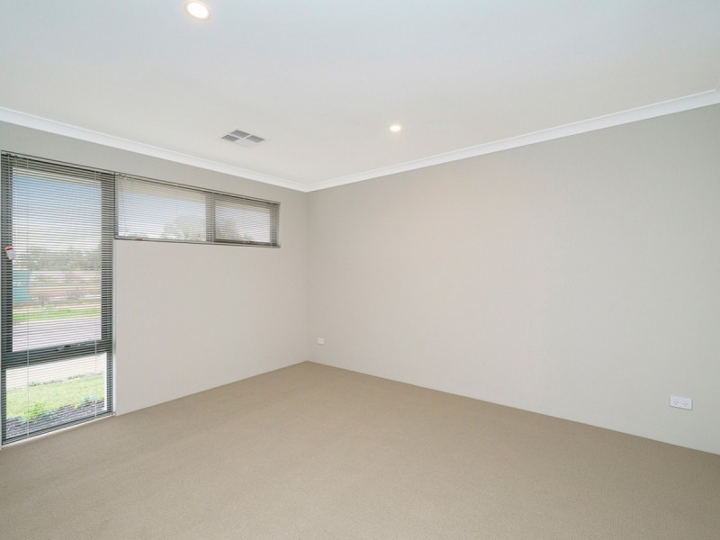 21 Karreen Way, South Guildford WA 6055