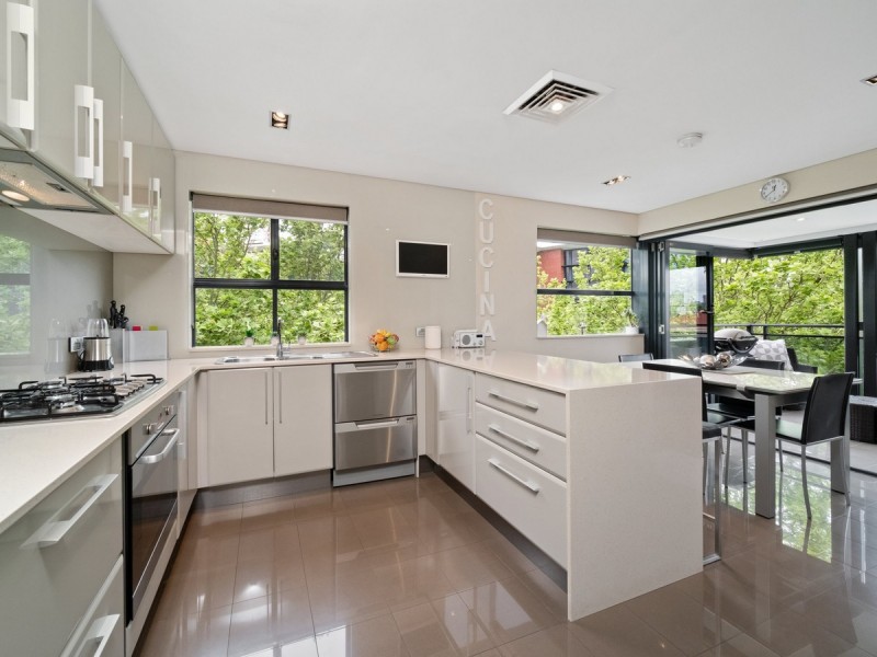 27/82 Royal Street, East Perth WA 6004