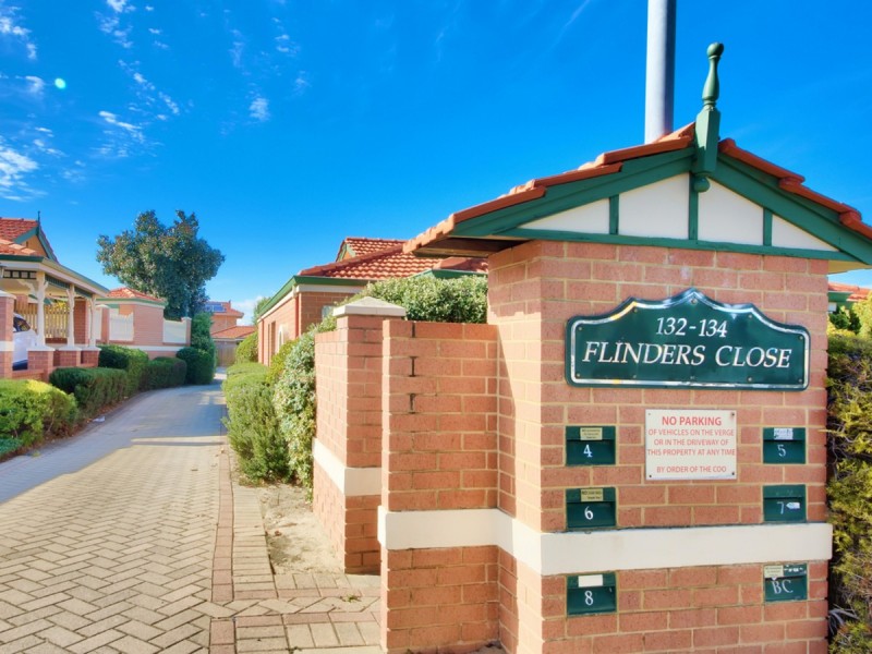 4/132 Flinders Street, Yokine WA 6060