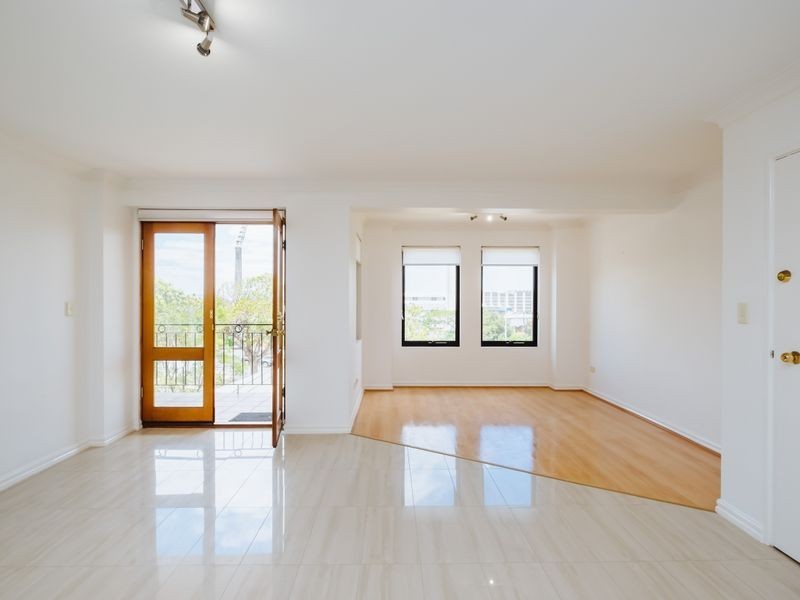 2/16-28 Waterloo Crescent, East Perth WA 6004