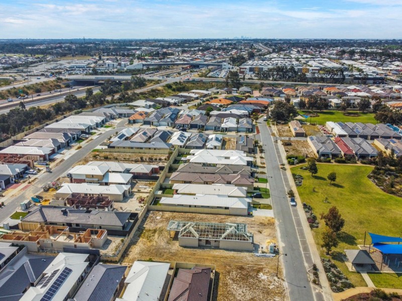 38 Bondi Way, Aubin Grove WA 6164