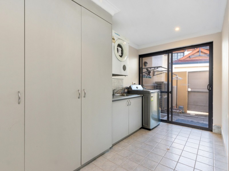 28B Haig Park Circle, East Perth WA 6004