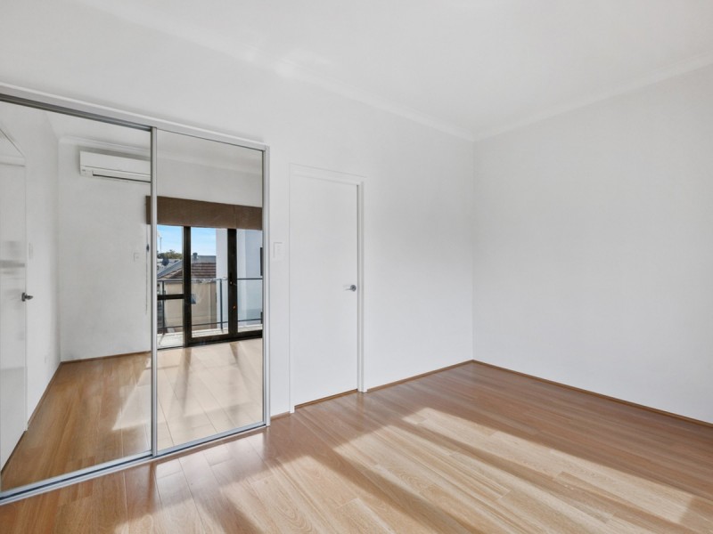 14/2 Pisconeri Street, Perth WA 6000