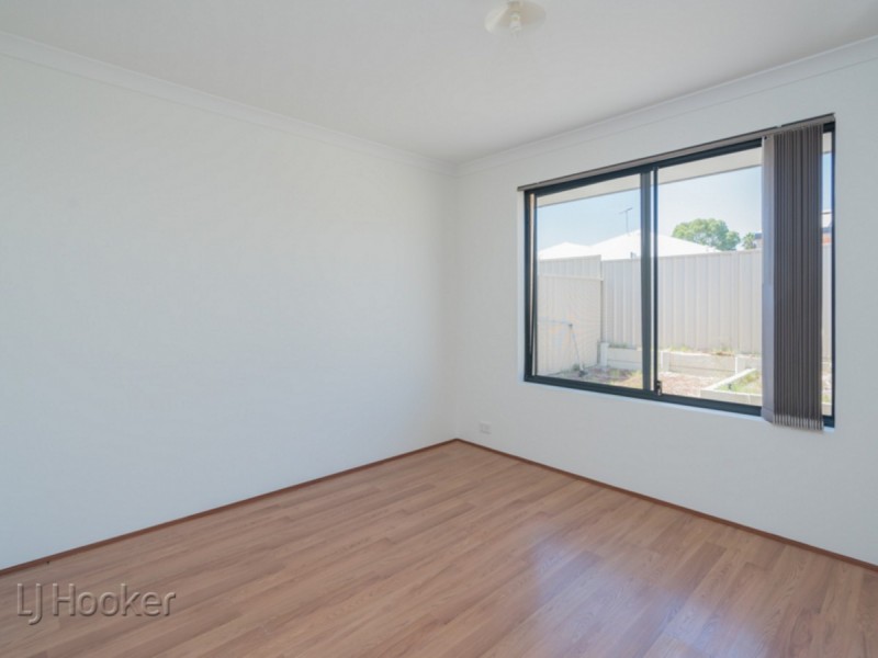 15 Trafalgar Place, Queens Park WA 6107