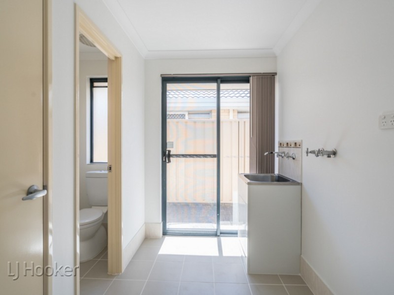 15 Trafalgar Place, Queens Park WA 6107