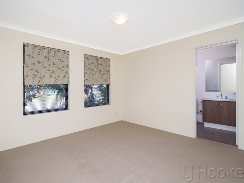 1/214 Wharf Street, Queens Park WA 6107