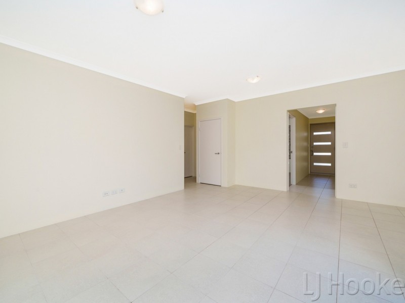 1/214 Wharf Street, Queens Park WA 6107