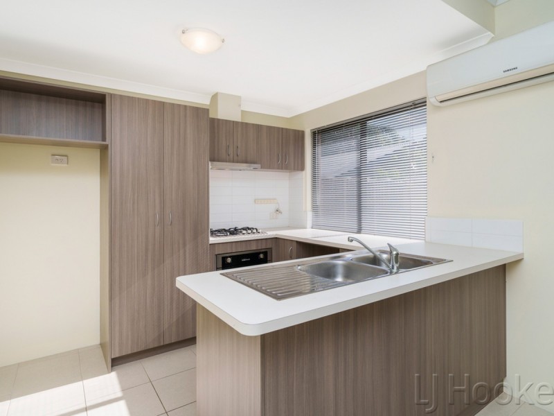 1/214 Wharf Street, Queens Park WA 6107