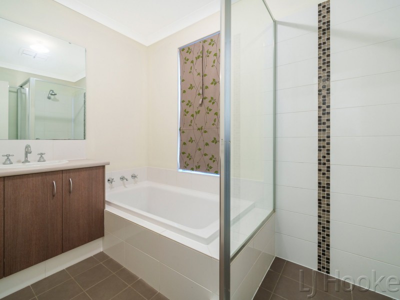 1/214 Wharf Street, Queens Park WA 6107