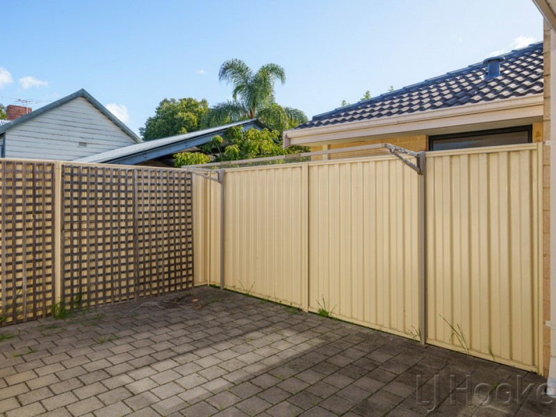 1/214 Wharf Street, Queens Park WA 6107