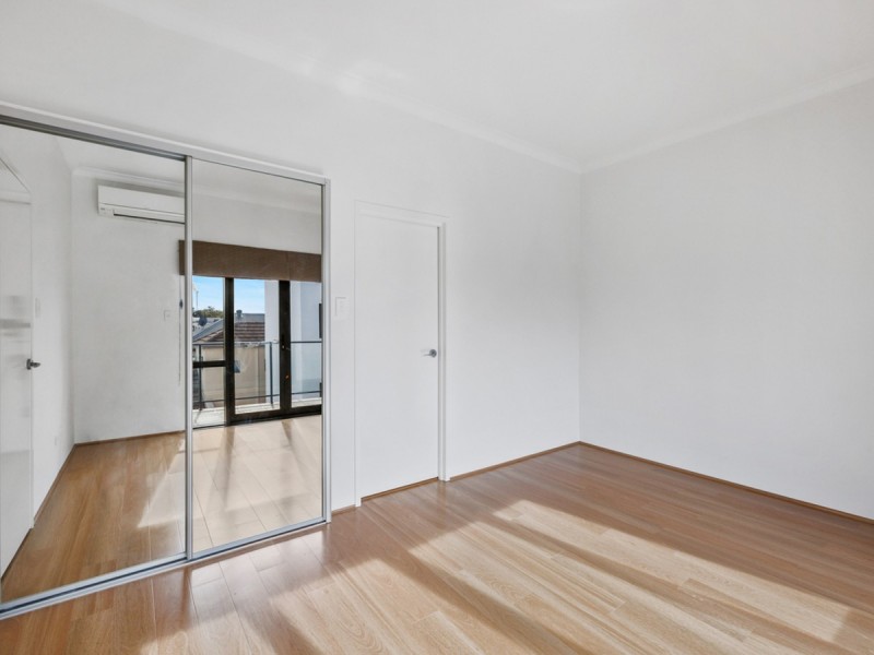 14/2 Pisconeri Street, Perth WA 6000