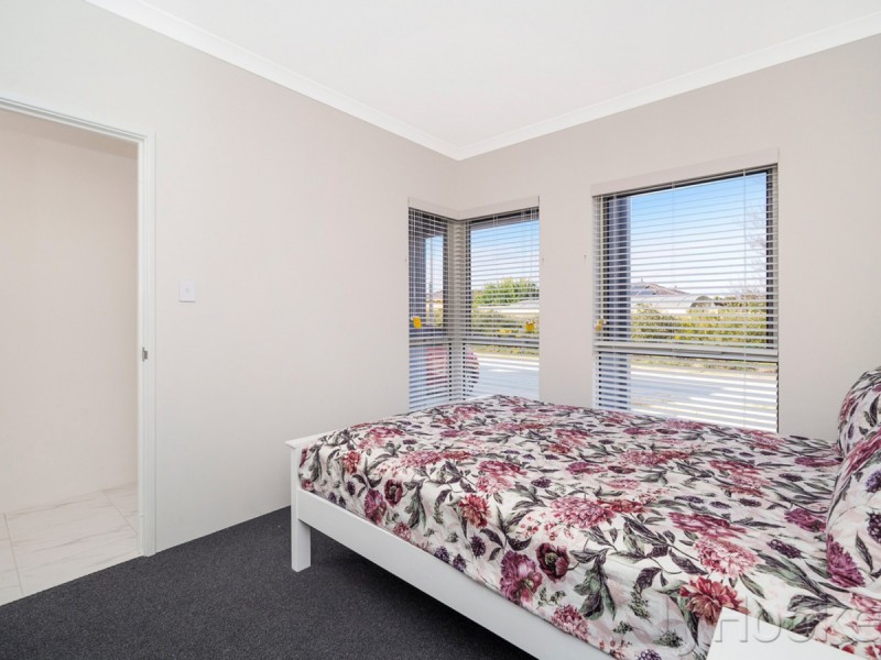 24 Canberra Avenue, Landsdale WA 6065