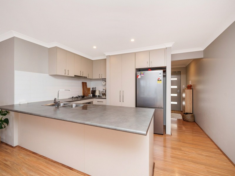 7B Lunar Way, Beckenham WA 6107