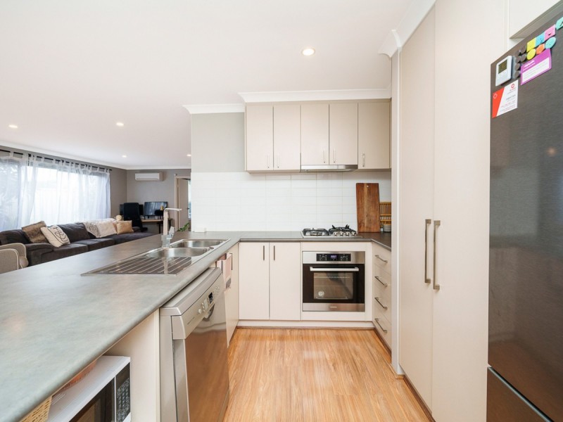 7B Lunar Way, Beckenham WA 6107