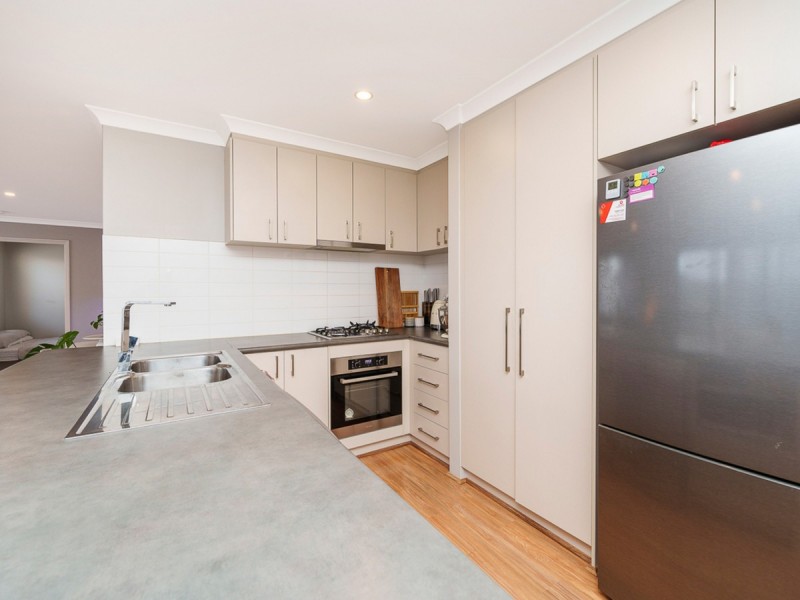 7B Lunar Way, Beckenham WA 6107