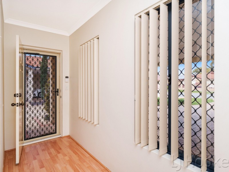 4/104 Station Street, East Cannington WA 6107